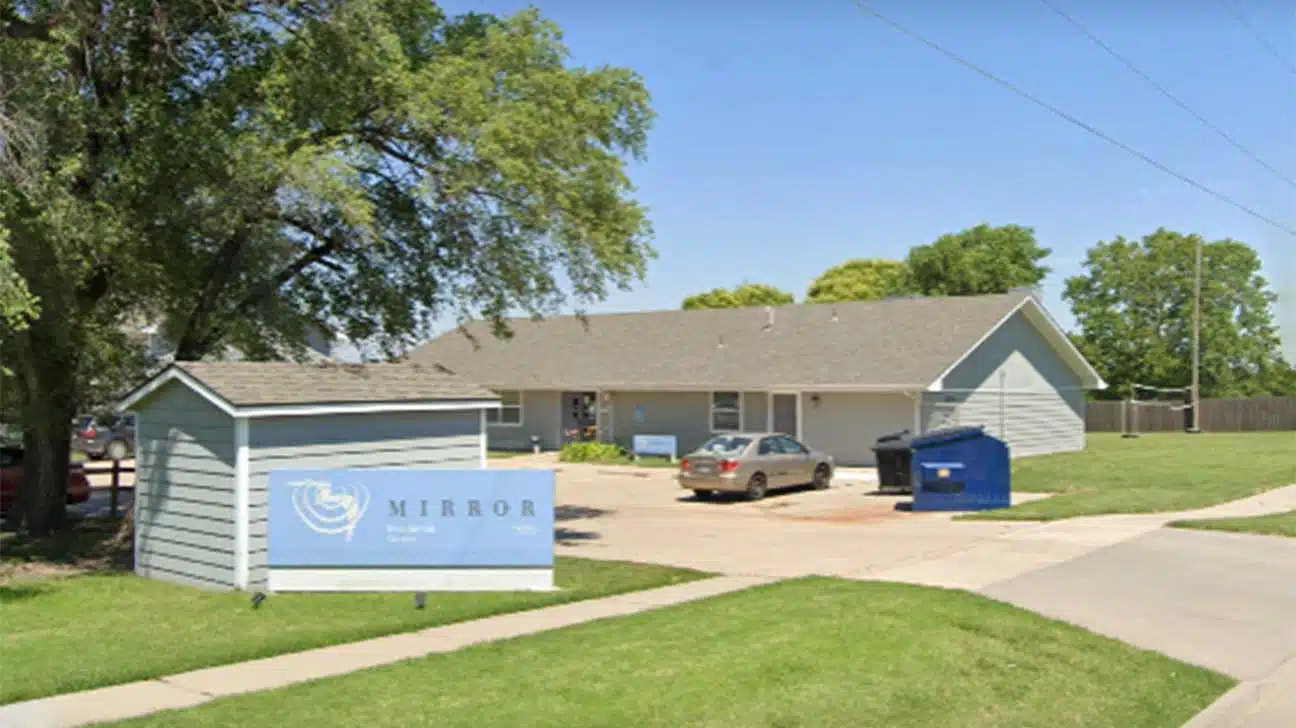 Mirror Newton, Kansas Drug Rehab Centers