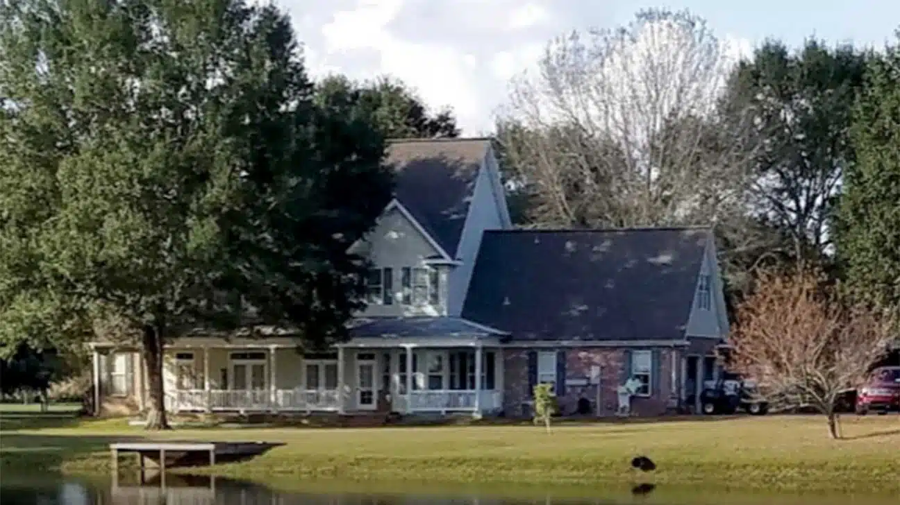 Whispering Oaks Lodge - Lafayette, Louisiana