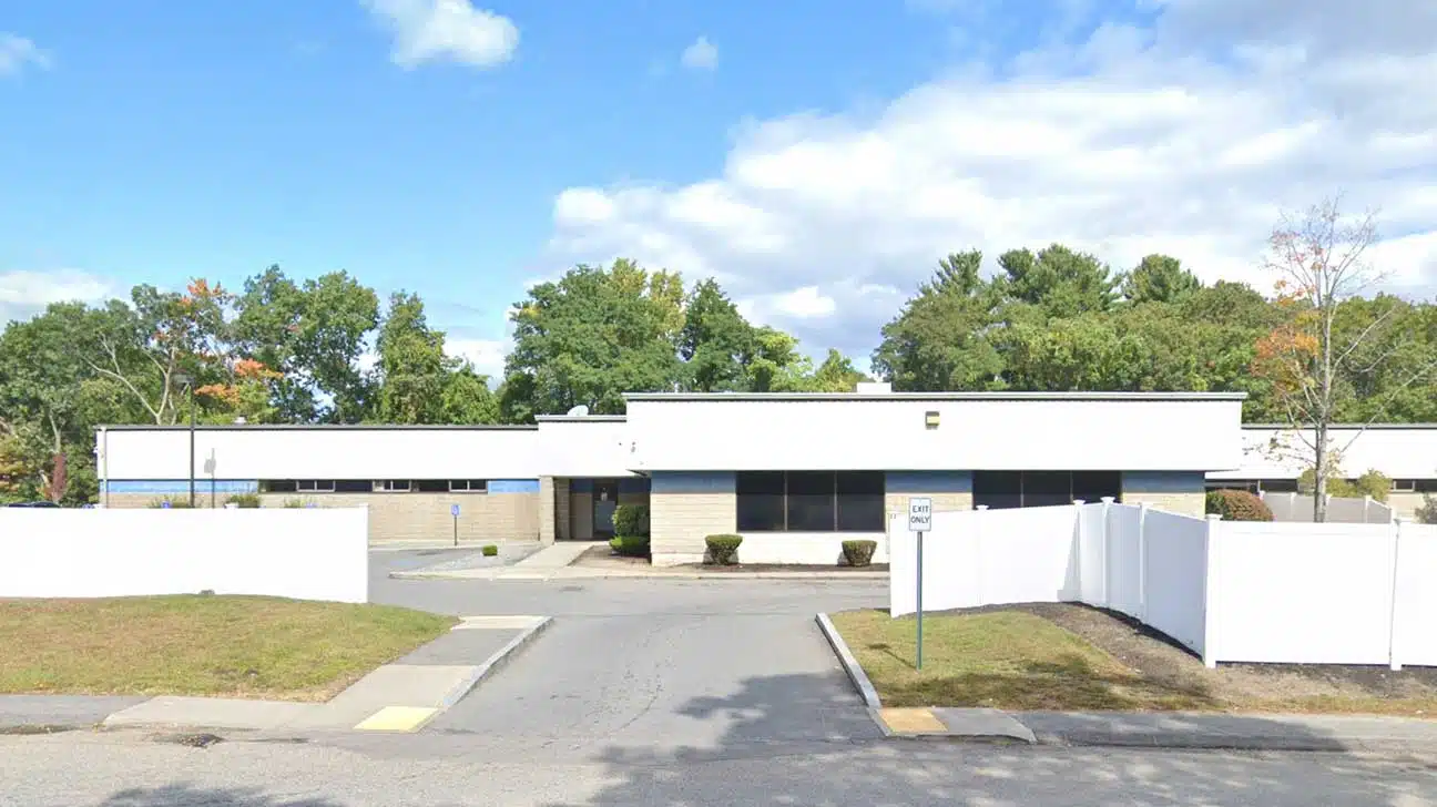 Lowell Comprehensive Treatment Center, Lowell, Massachusetts Rehab Centers