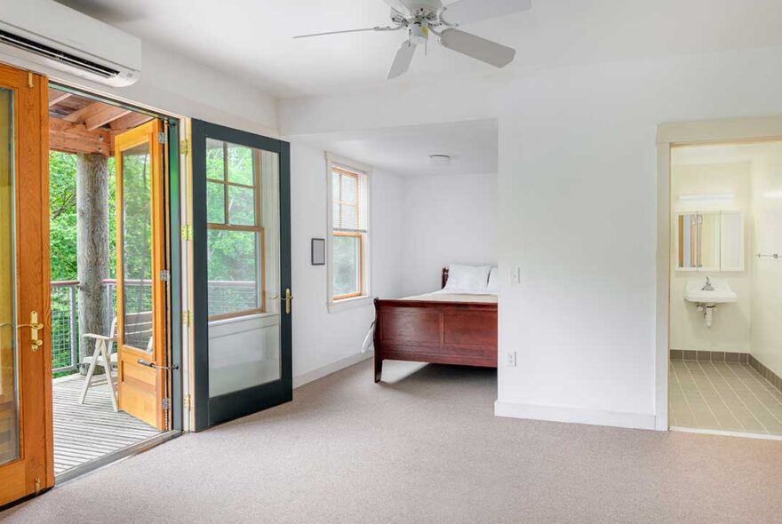 Spring Hill Recovery Center Patient Room